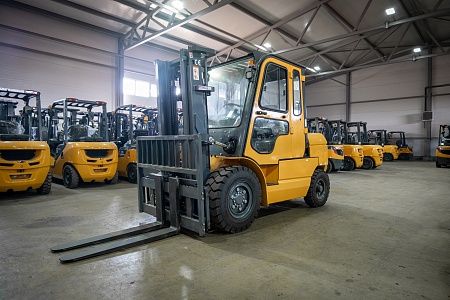  Дизельный погрузчик GOODSENSE FD50 5,0т 3,0м LR4B3 Арт 151018 низкие цены 